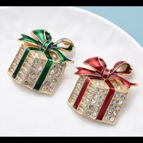 CHRISTMAS RHINESTONE GIFT BOX BROOCH - Picture 2 of 4